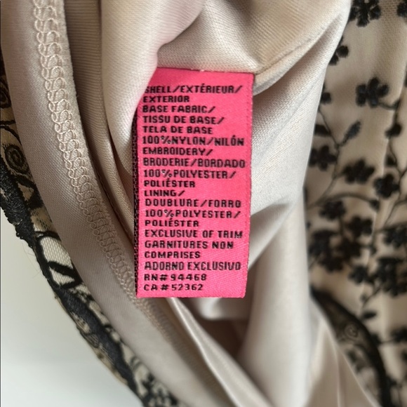 Betsy Johnson | Beige & Black Floral Embroidered Lace Dress | 6 - Picture 6 of 7